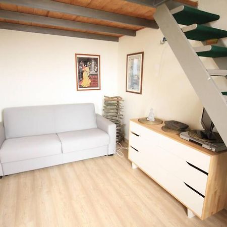 Apartamento Bilocale Fronte Mare Marina Di Pisa Exterior foto